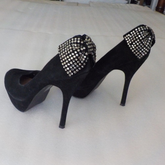 Steve Madden Black Heels with Silver Accents - Picture 8 of 10